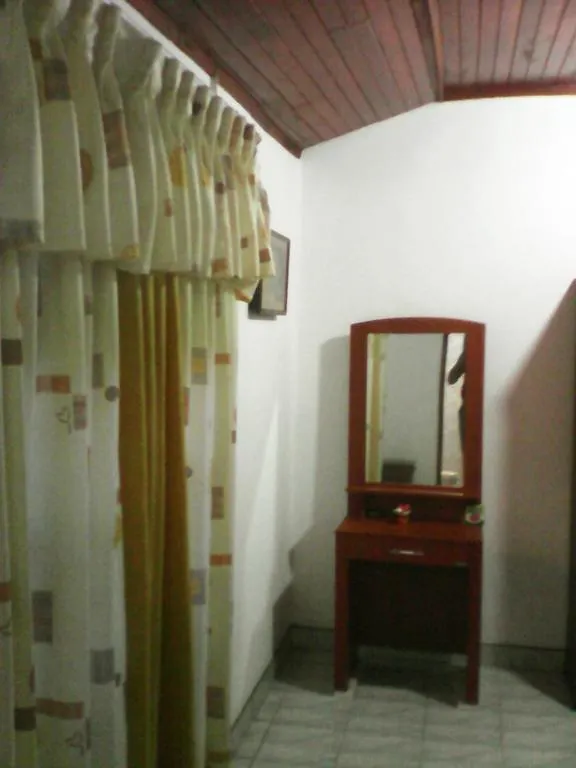 Corundum Breeze Negombo Hotel