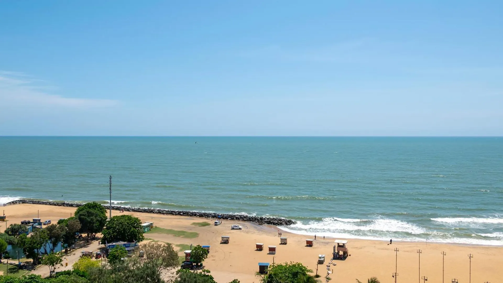 Corundum Breeze Negombo Hotel